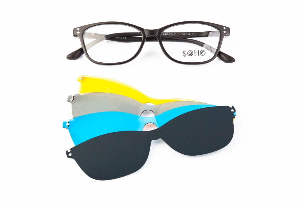 A la moda con las gafas Clip-on graduadas de Soho -