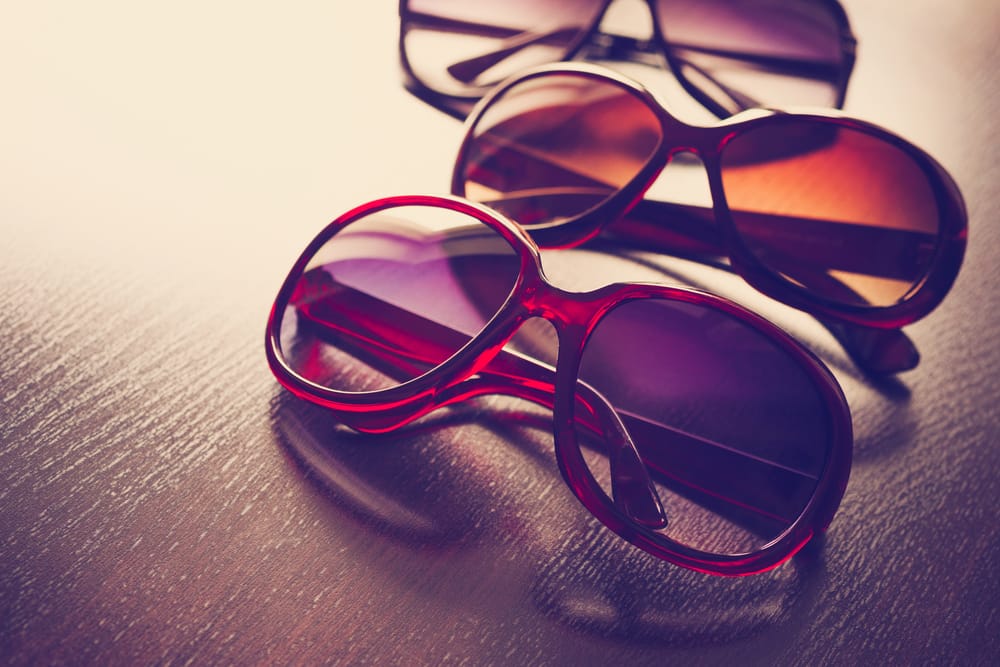 Historia de las gafas de sol y su evolución - El Blog de Medical Óptica  Audición