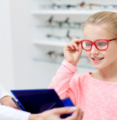Revisión visual: ¡detecta a tiempo la miopía en niños!