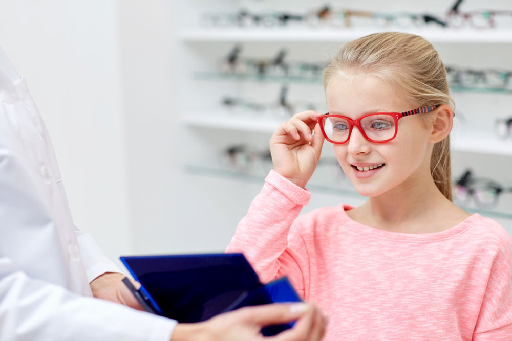 Revisión visual: ¡detecta a tiempo la miopía en niños!